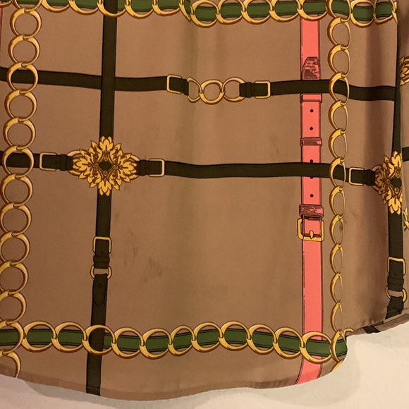 New York & Company Tan Printed V-neck Blouse. Size XS. New ! - Picture 10 of 10